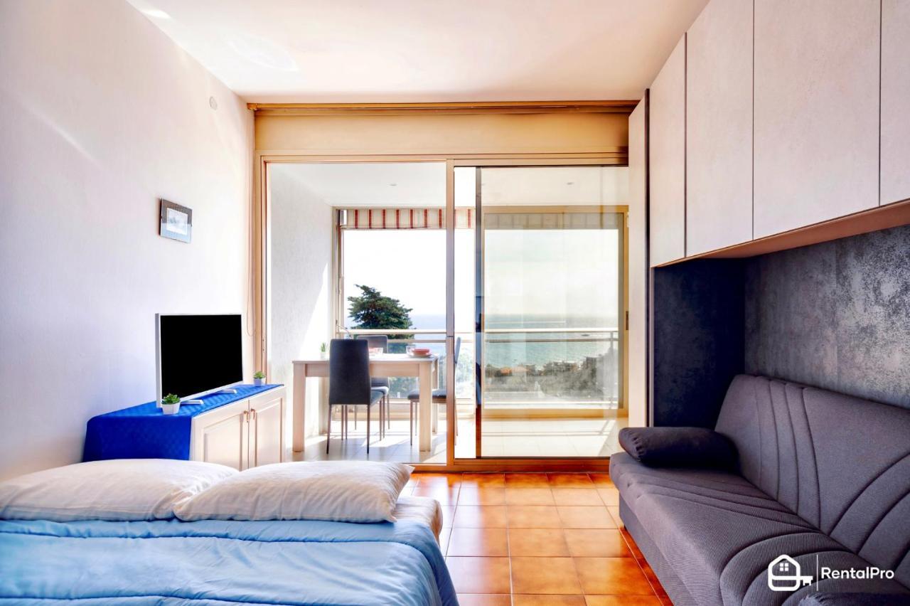 サンレモFree Parking-Sea View, With Pool & Gardenアパートメント エクステリア 写真
